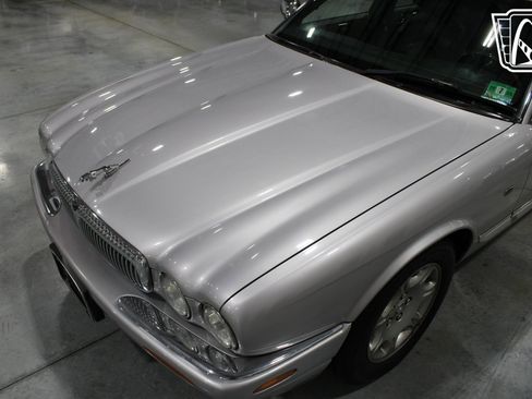 Used 2002 Jaguar XJ8 L RWD image 29