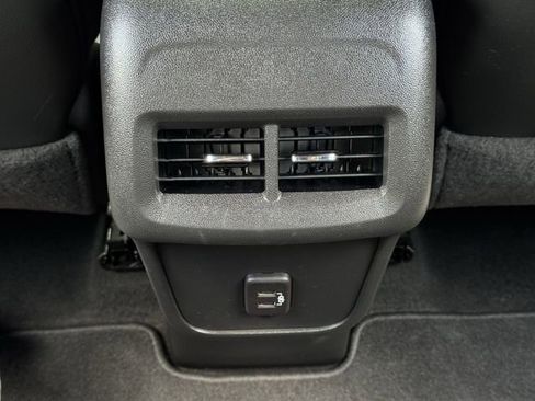 Used 2023 Chevrolet Equinox RS FWD image 29