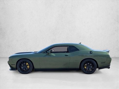 Used 2022 Dodge Challenger R/T w/ Blacktop Package image 9