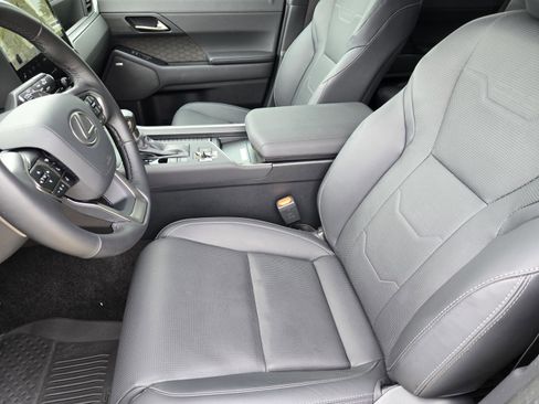 Certified 2025 Lexus GX 550 w/ Accessory Package (2T) AWD/4WD image 9