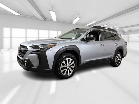 New 2025 Subaru Outback Premium image 2