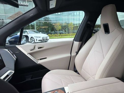 Certified 2023 BMW iX xDrive50 w/ Premium Package AWD/4WD image 20