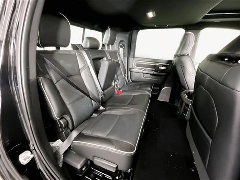 New 2026 RAM 2500 Laramie AWD/4WD image 11