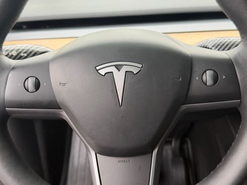 Used 2024 Tesla Model Y Long Range AWD/4WD image 34