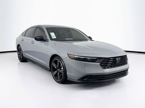 Used 2025 Honda Accord Sport image 9