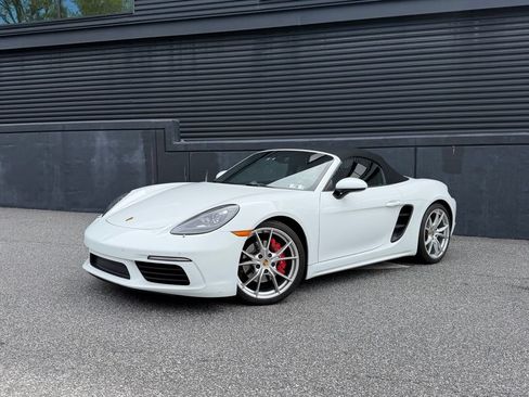 Certified 2017 Porsche 718 Boxster S RWD image 1
