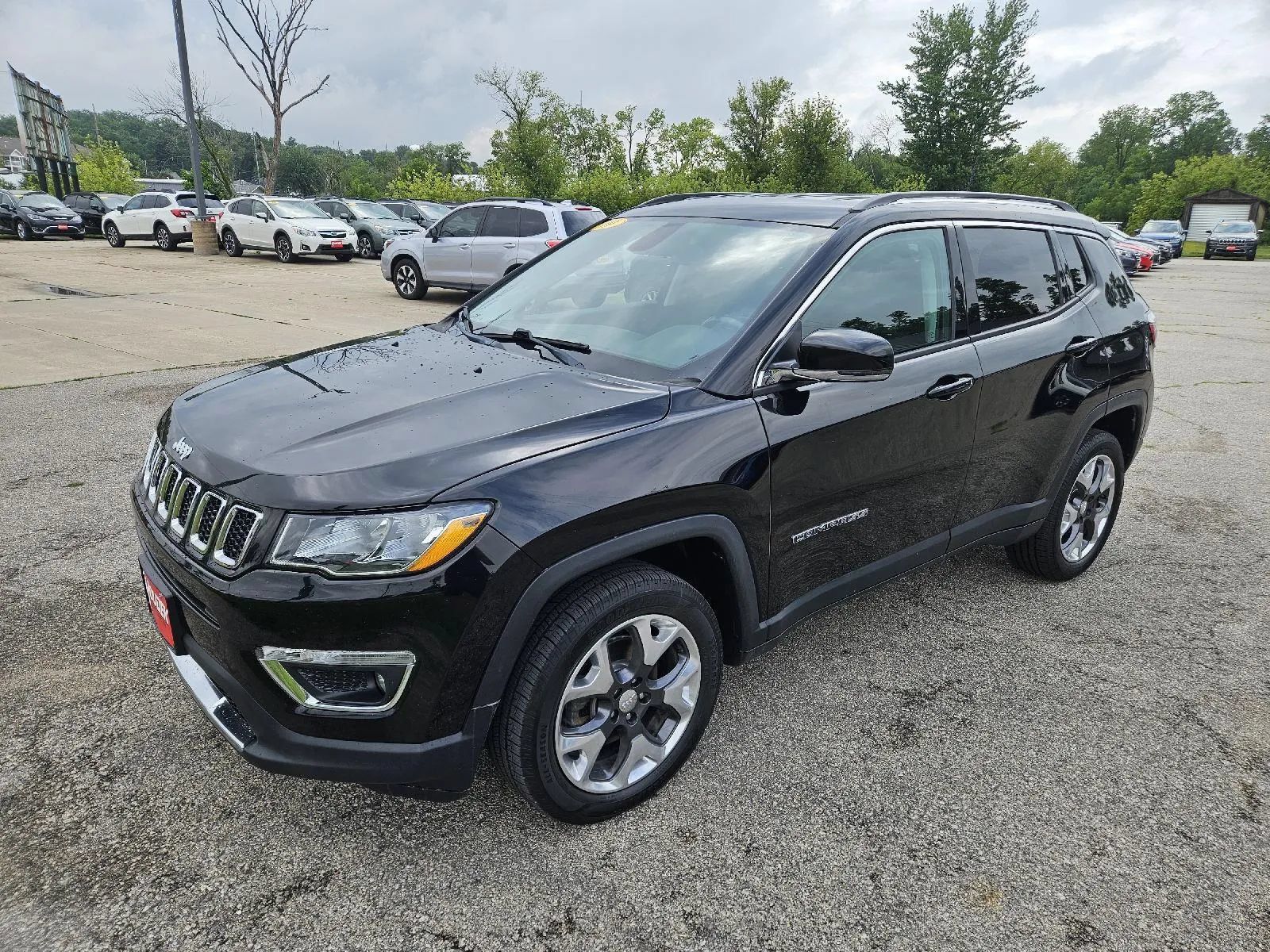 Used 2019 Jeep Compass Limited w/ Safety & Security Group AWD/4WD image 3