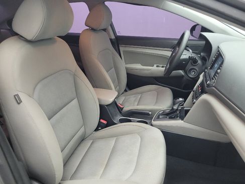 Used 2017 Hyundai Elantra SE FWD image 21