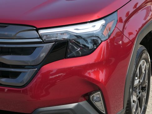 Used 2026 Subaru Forester Premium AWD/4WD image 9