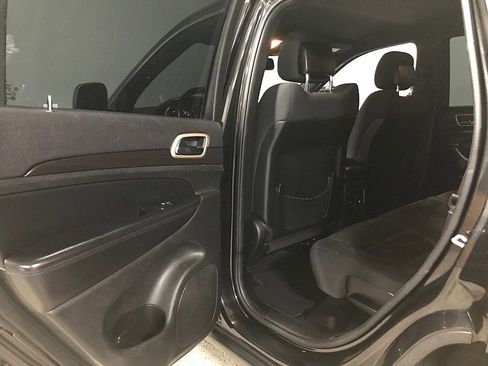 Used 2014 Jeep Grand Cherokee Laredo w/ 18" Wheel & 8.4" Radio Group image 18