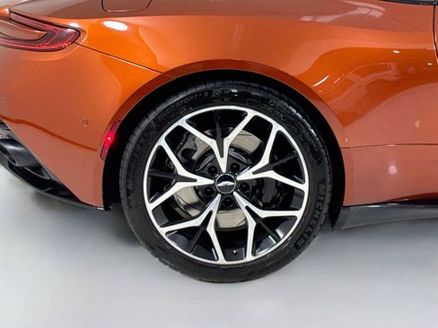 Used 2019 Aston Martin DB11 Volante RWD image 35