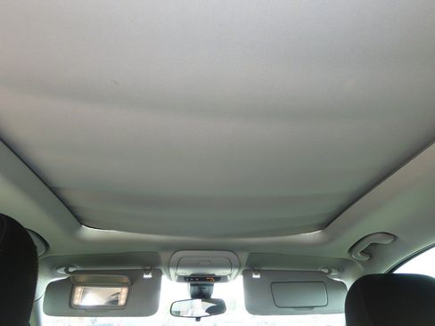 Used 2020 Chevrolet Equinox LT image 23