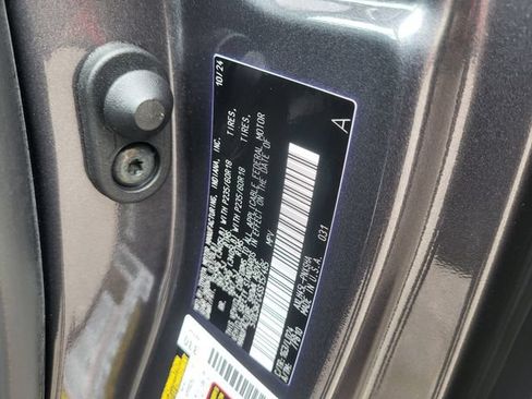 Used 2025 Toyota Sienna XSE w/ XSE Premium Package AWD/4WD image 31