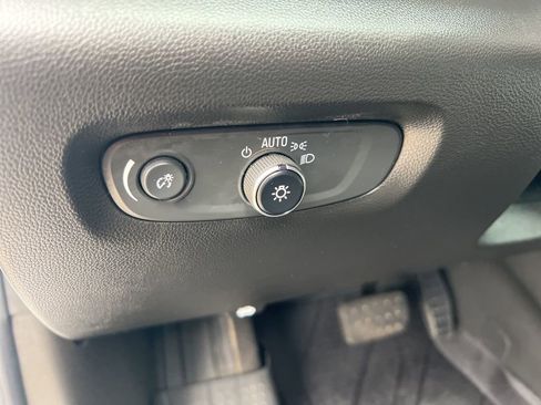 Used 2023 Chevrolet Traverse LT w/ Midnight/Sport Edition image 55