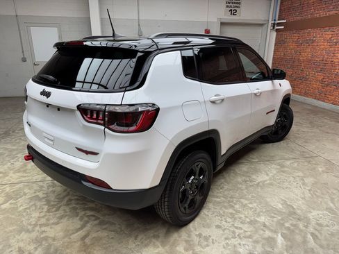 Used 2024 Jeep Compass Trailhawk AWD/4WD image 5