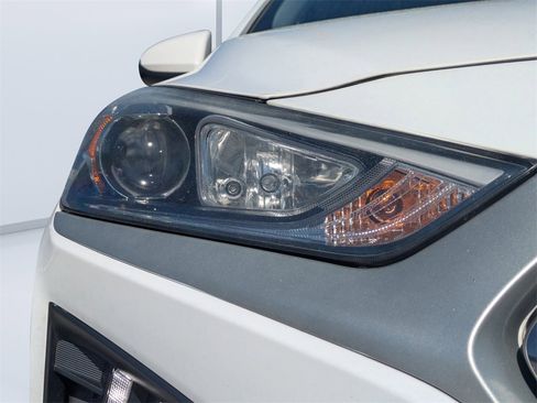 Used 2020 Hyundai Ioniq SE image 9