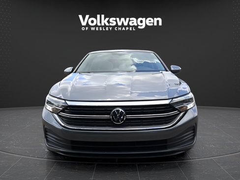 Certified 2024 Volkswagen Jetta SE FWD image 3