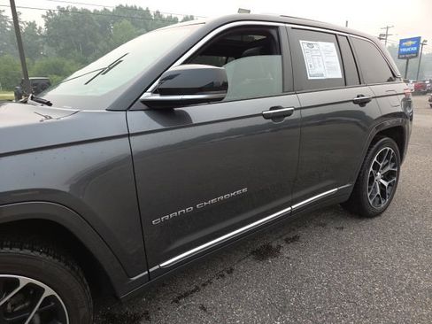 Used 2022 Jeep Grand Cherokee Summit AWD/4WD image 43