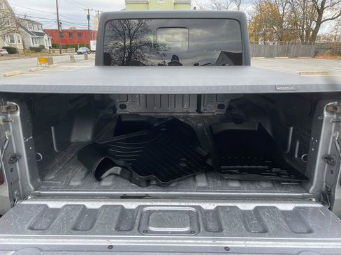 Used 2020 Jeep Gladiator Overland image 25