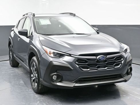 Used 2024 Subaru Crosstrek 2.0i Premium w/ Crosstrek Mirror Package image 4
