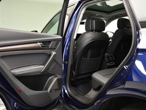 Certified 2025 Audi Q5 2.0T Premium Plus w/ Premium Plus Package image 42