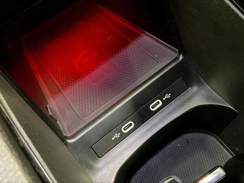 Used 2021 Volkswagen ID.4 Pro image 34