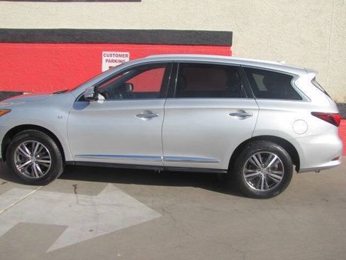 Used 2018 INFINITI QX60 Luxe w/ Premium Package AWD/4WD image 2