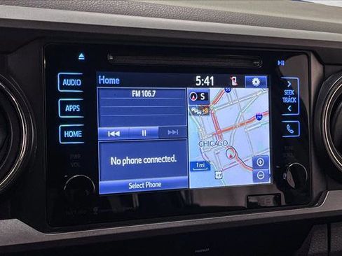 Used 2017 Toyota Tacoma TRD Sport image 15