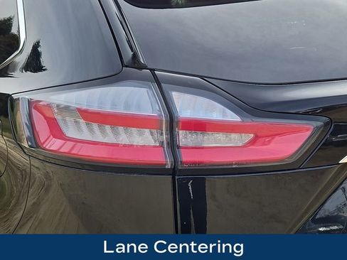 Used 2019 Ford Edge Titanium image 13