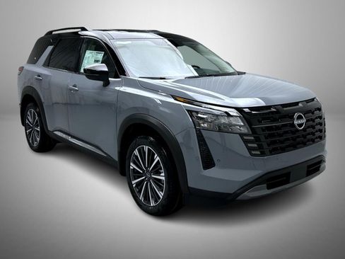 New 2026 Nissan Pathfinder Platinum AWD/4WD image 3