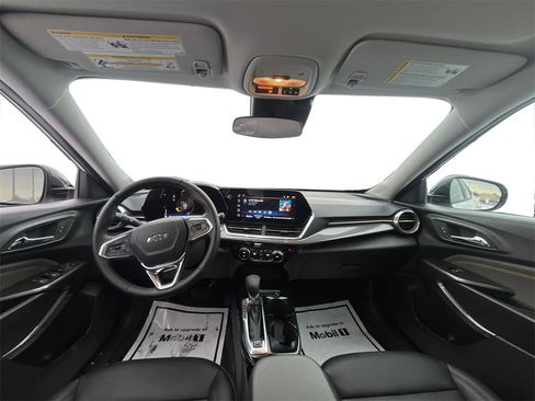 Used 2025 Chevrolet Trax ACTIV w/ Driver Confidence Package image 12