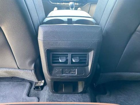 Used 2024 GMC Canyon AT4 w/ AT4 Premium Package AWD/4WD image 30