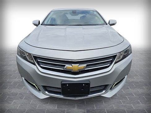Used 2019 Chevrolet Impala LT image 2