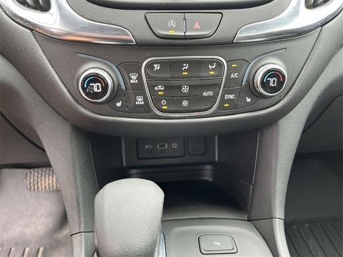 Certified 2024 Chevrolet Equinox LT image 17