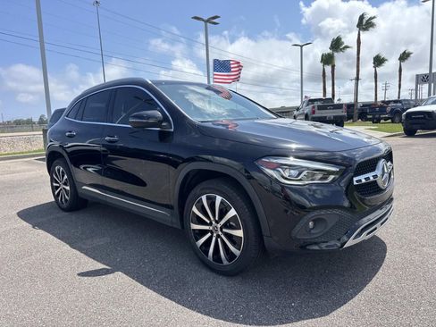Used 2022 Mercedes-Benz GLA 250 w/ Premium Package Lite image 3
