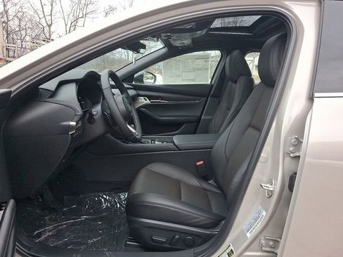 New 2026 MAZDA MAZDA3 Hatchback w/Premium Plus Pkg image 14