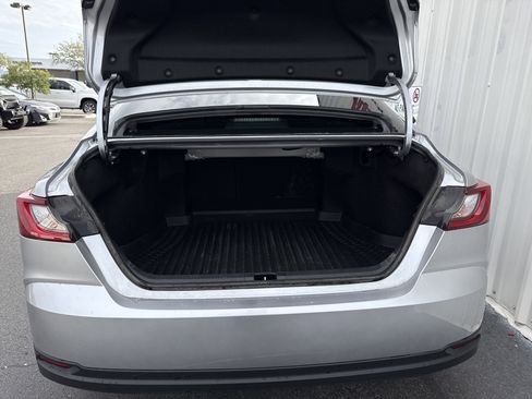 Used 2025 Toyota Camry LE image 10