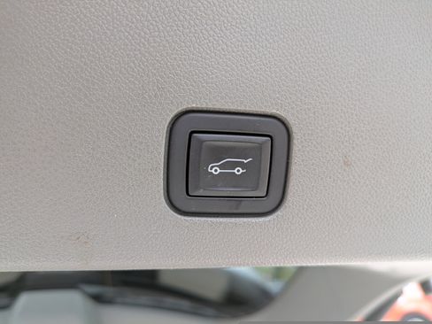 Used 2023 Cadillac XT6 Premium Luxury w/ Technology Package image 20