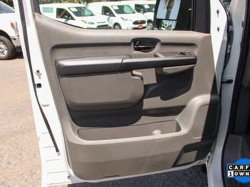 Used 2018 Nissan NV 2500 S image 12
