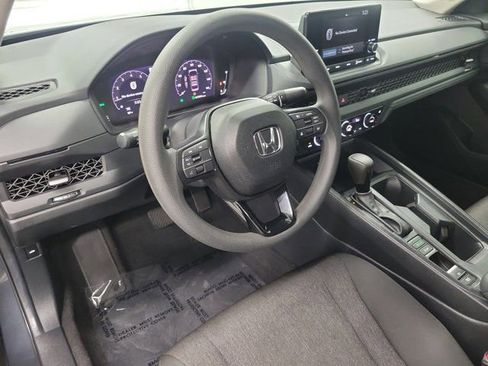 Certified 2025 Honda Accord SE image 17