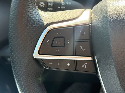 Used 2025 Toyota Sienna Limited FWD image 30