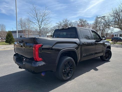 Used 2022 Toyota Tundra SR5 image 8