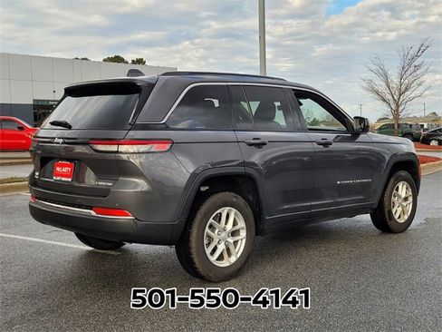 Used 2025 Jeep Grand Cherokee Laredo X image 4