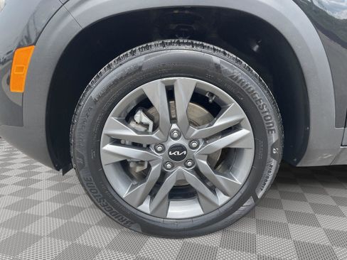 Used 2022 Kia Seltos LX image 19