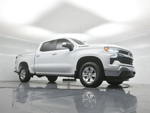 Used 2023 Chevrolet Silverado 1500 LT w/ LPO, Dark Essentials Package AWD/4WD image 4