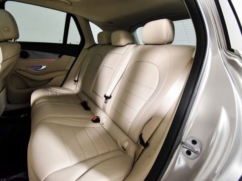 Certified 2022 Mercedes-Benz GLC 300 w/ Premium Package Lite image 5