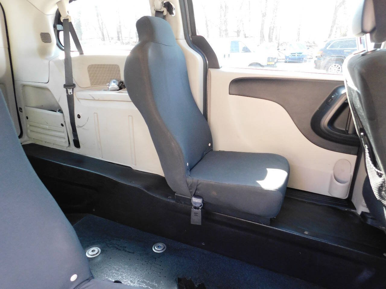 Used 2016 Dodge Grand Caravan SE w/ Quick Order Package 29E SE FWD image 25