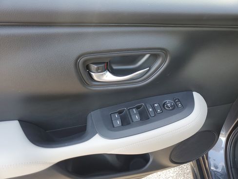 Used 2023 Honda HR-V LX image 25