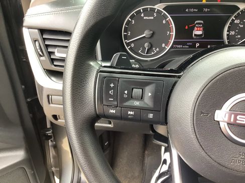 Used 2023 Nissan Rogue SV AWD/4WD image 25