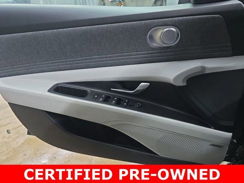 Certified 2025 Hyundai Elantra Limited image 27
